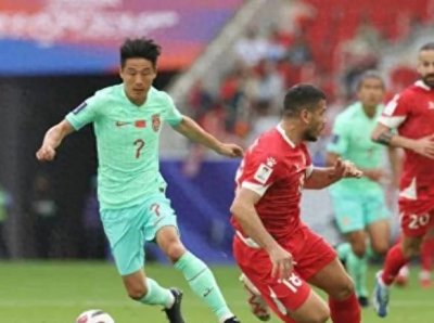 ​国足迎来救星！43岁教头接手，引领亚洲杯换帅潮！