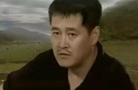 赵本山早年青涩照片曝光，最后一张亮了，哈哈哈