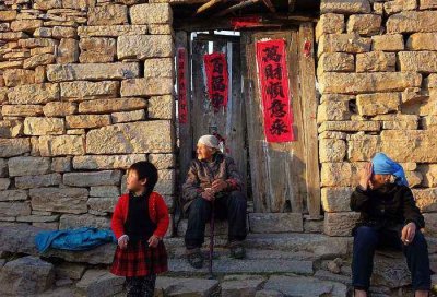 ​俗语“一斗穷，二斗富，三斗四斗卖豆腐”何意？老祖宗留下的经验