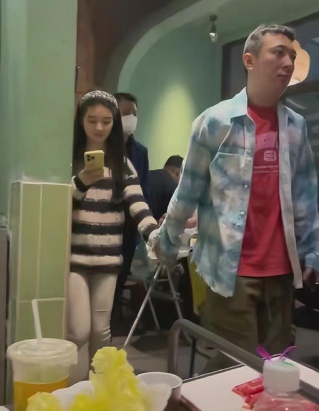 王思聪新女伴身份曝光(王思聪携00后新女友露面)(12)