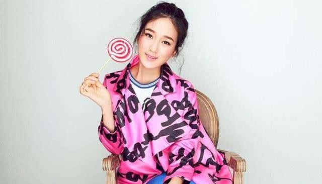 龙梅子的资料介绍(龙梅子一位美丽低调的实力歌手)