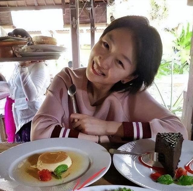 易烊千玺女朋友是谁（易烊千玺周冬雨再登热搜）