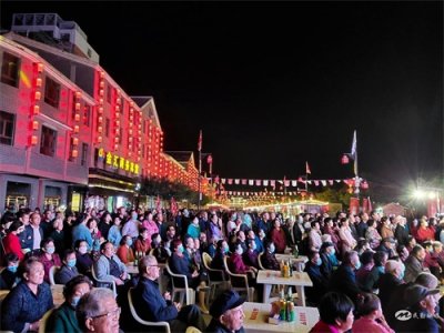 ​品美食听戏曲 苏武沙羊美食街成了欢乐的海洋