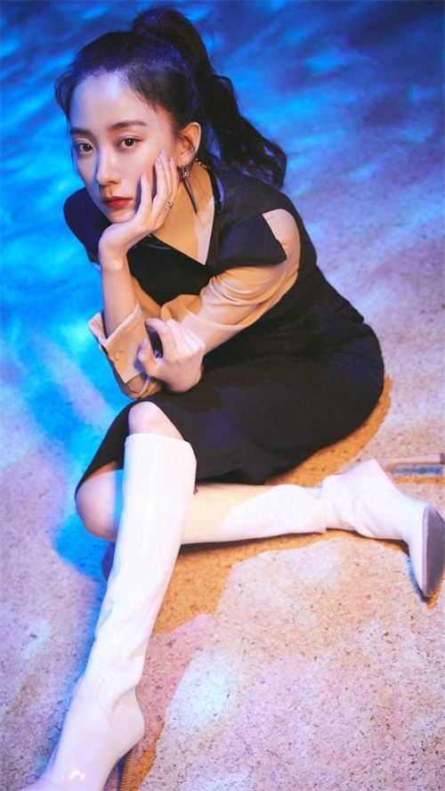 朱颜曼滋写真手机壁纸