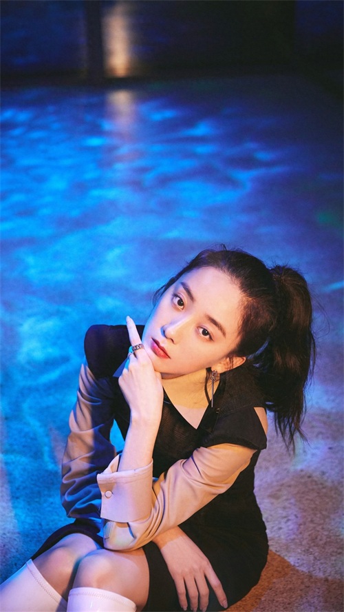 朱颜曼滋写真手机壁纸