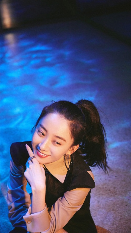 朱颜曼滋写真手机壁纸