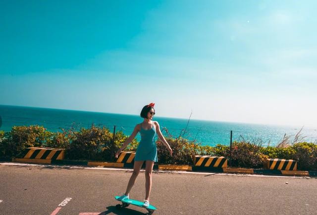 赵奕欢穿露脐装（34岁赵奕欢晒和好友出游）(5)