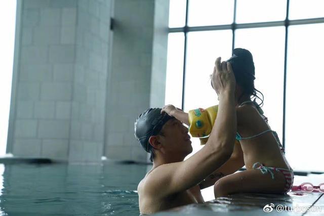 邓超决定息影当全职老爸,孙俪只回复了他9个字!