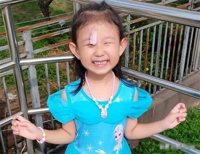 ​上海走失女童最新后续：官方回应继父传闻，一家四口合照曝光！