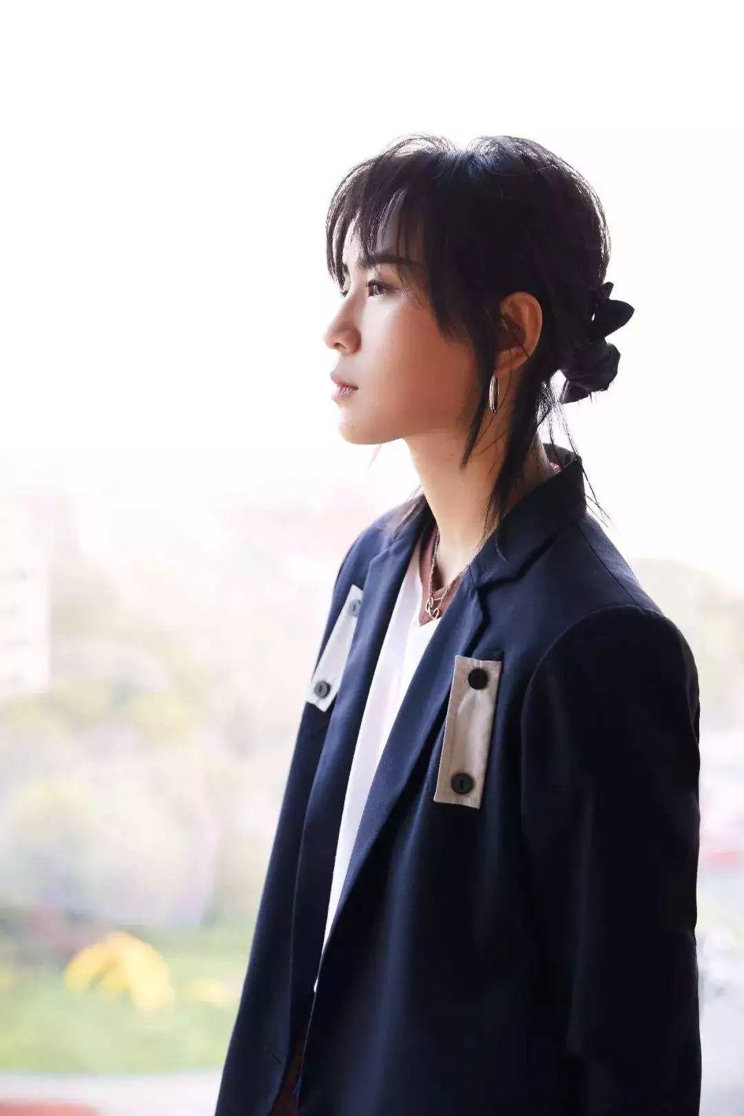 “超女”里人缘最好的歌手周笔畅，十年磨一剑，一朝试锋芒