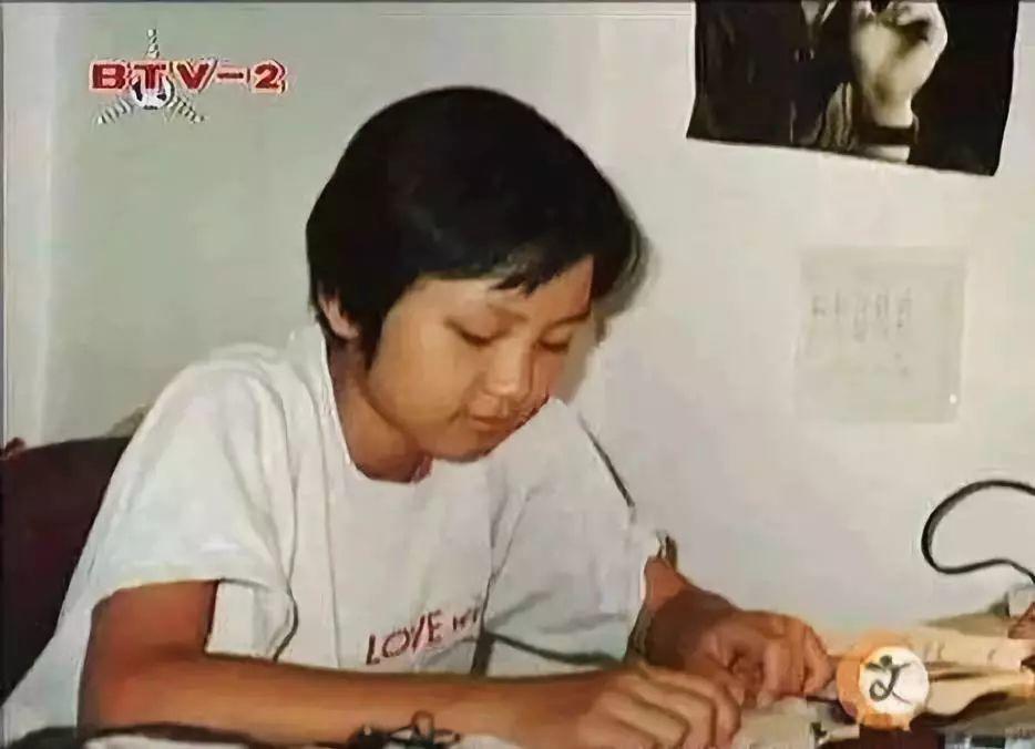 “超女”里人缘最好的歌手周笔畅，十年磨一剑，一朝试锋芒