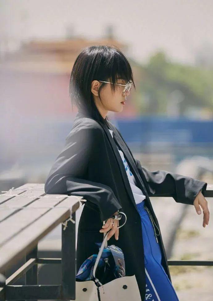 “超女”里人缘最好的歌手周笔畅，十年磨一剑，一朝试锋芒