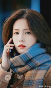 ​赵露思情绪崩溃引热议，流行歌手丝凯的微笑背后的恐怖真相解析