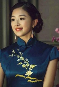 ​张含韵最近为什么火了(为什么张含韵一直不火?)