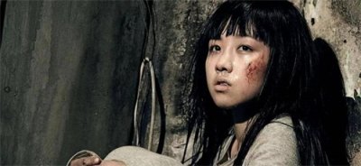 ​四川17岁少女被囚禁地牢，手脚上带10斤铁链，罪犯：她自愿！