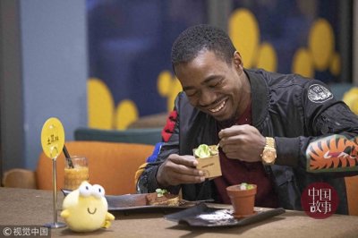 ​双十一后“吃土”快闪店登场 留学生惊呼“土太好吃”