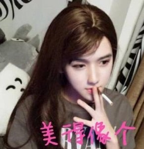 ​网红贝拉拉真名叫什么？张威凯蛋蛋解说个人资料