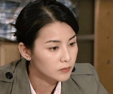 ​蒙嘉慧正式复出，素颜露面令人惊喜，幸福肥状态引人注目，她移居日本并迷上当