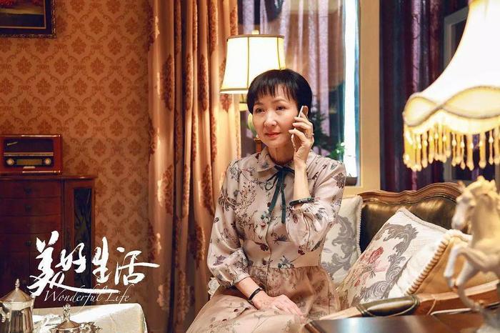 《美好生活》抛开剧情不说,42岁的李小冉简直白到发光!