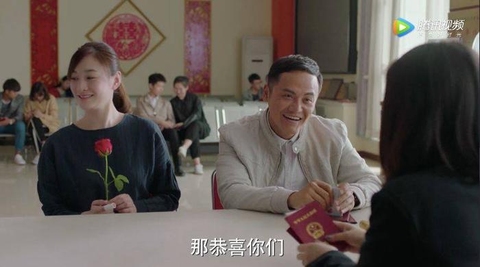 《美好生活》抛开剧情不说,42岁的李小冉简直白到发光!
