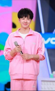 ​又一个坑爹的！高考舞弊的演员仝卓，实名举报33家公司偷税漏税